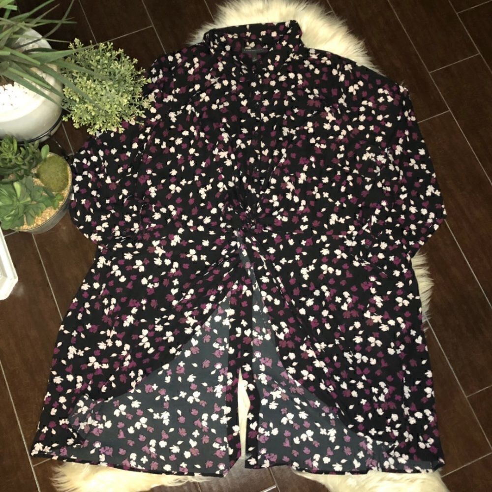 Lane Bryant black floral front twist high/low blouse sz 26
